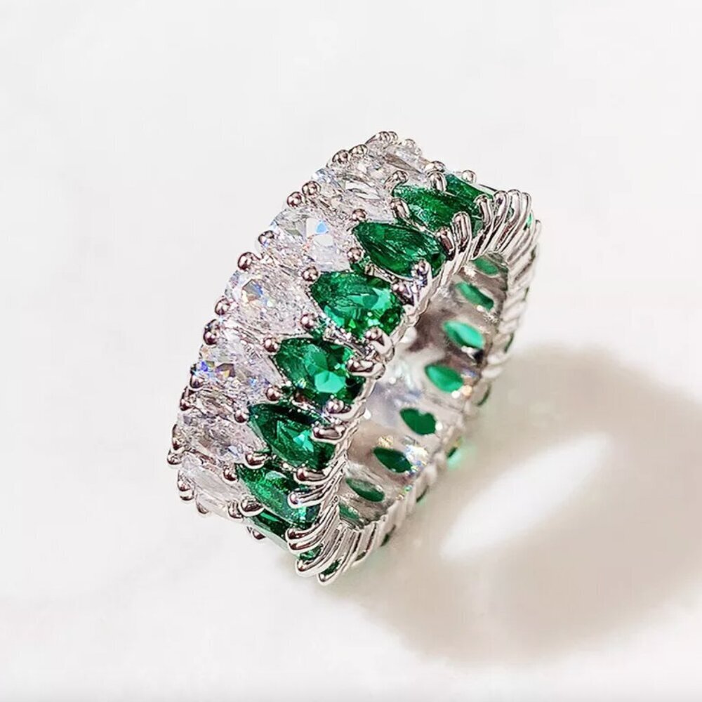 NEW 18k White Gold Emerald Ring Band Diamond Ring - Picture 5 of 5
